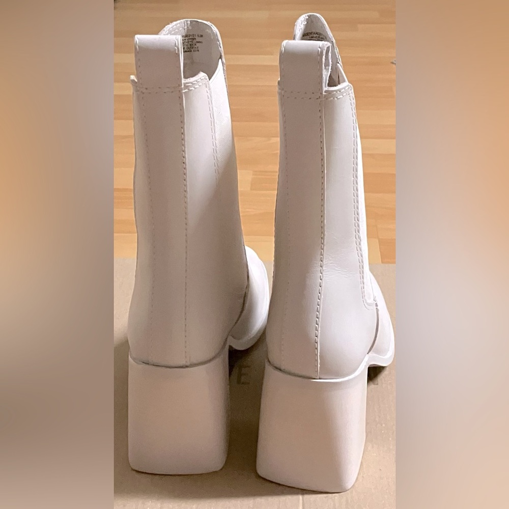 Steve Madden Cream Chelsea Block Heel Ankle Boots - Picture 8 of 8